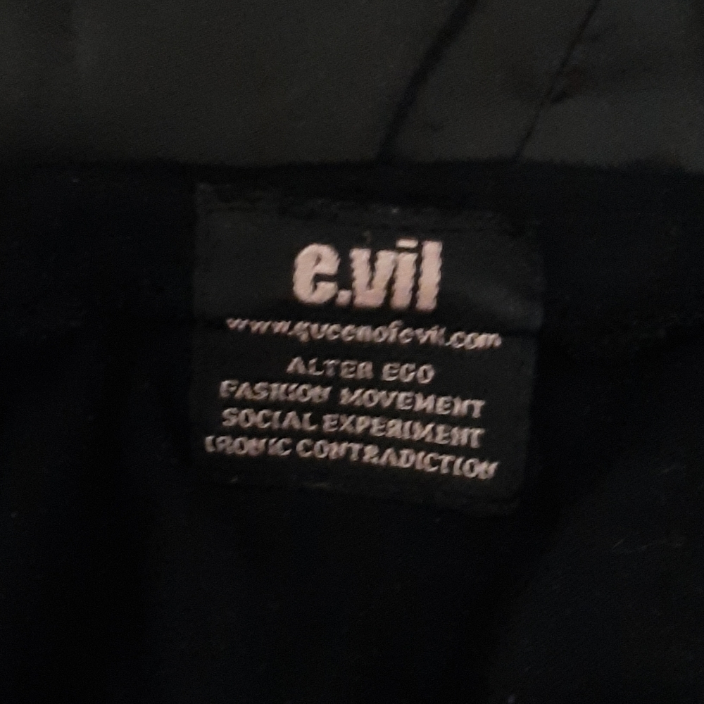 E.VIL FASHION TEE - Picture 5 of 5